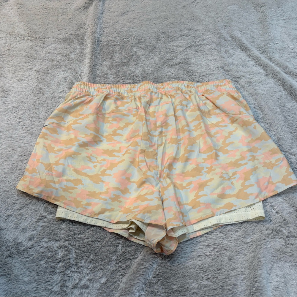 NWT Fabletics Run Shorts - Picture 8 of 8